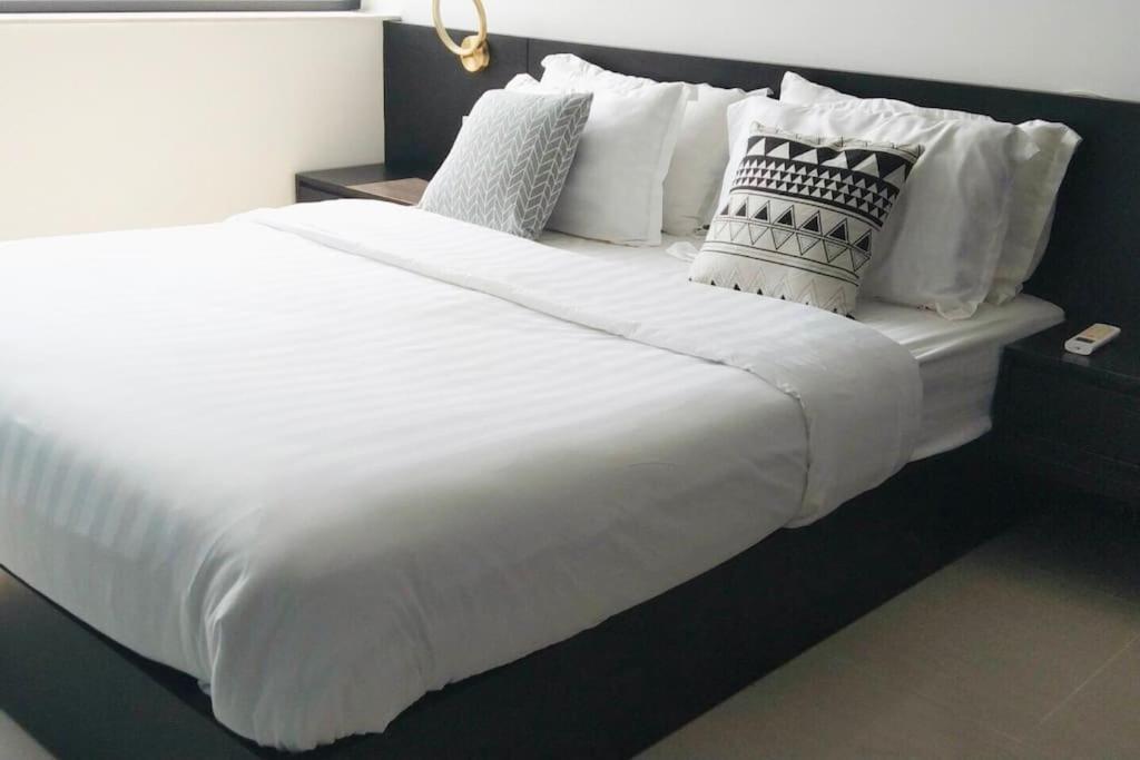 Love Home-Luxuryapart 2Bed-Pool&Sunrise View-5'Trang Tien Hue Zewnętrze zdjęcie